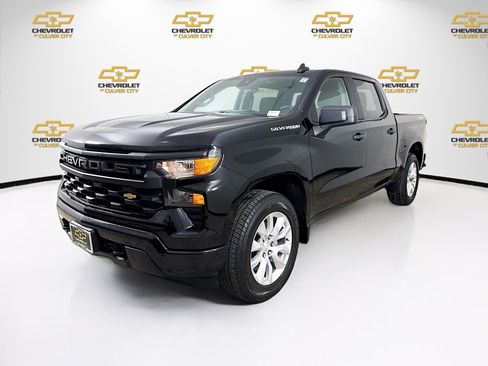 Used 2022 Chevrolet Silverado 1500 Custom image 3