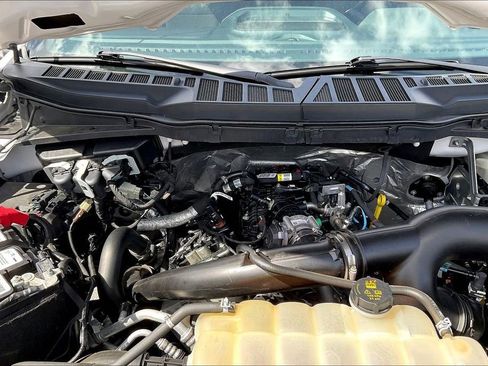 Certified 2022 Ford F150 XLT w/ Equipment Group 302A High image 31