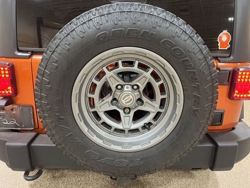 Used 2011 Jeep Wrangler Rubicon w/ Dual Top Group image 12