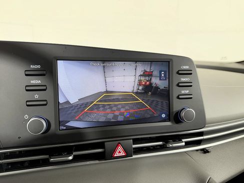 Used 2022 Hyundai Elantra SE FWD image 56