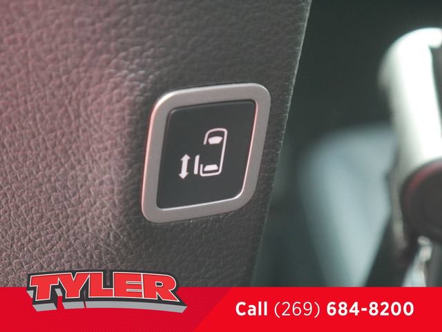 New 2027 Chrysler Pacifica Select FWD image 43
