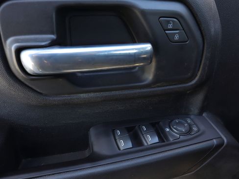 Used 2024 Chevrolet Silverado 2500 Custom w/ Custom Convenience Package image 17