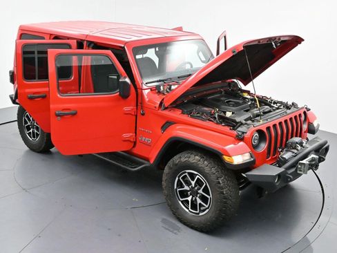 Used 2020 Jeep Wrangler Unlimited Sahara AWD/4WD image 38