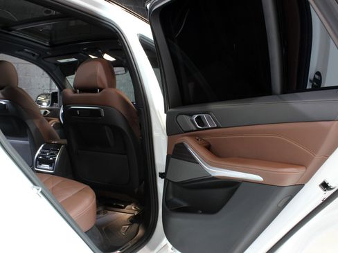 Used 2025 BMW X5 xDrive40i w/ M Sport Package image 44