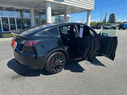 Used 2023 Tesla Model Y Performance AWD/4WD image 26