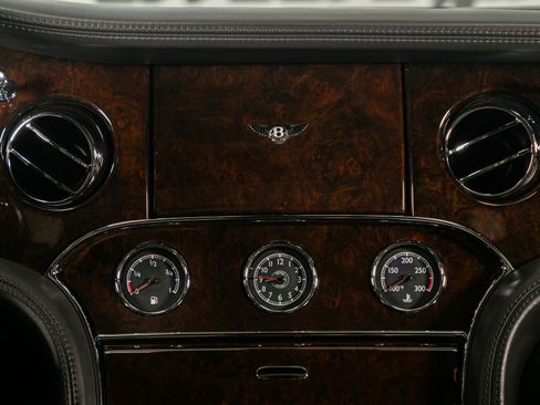 Used 2013 Bentley Mulsanne w/ Premiere Specification Pkg image 48