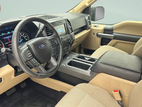 Used 2017 Ford F150 XLT w/ Equipment Group 302A Luxury AWD/4WD image 14