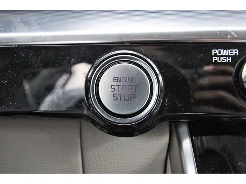 Used 2024 Kia Carnival SX Prestige FWD image 24
