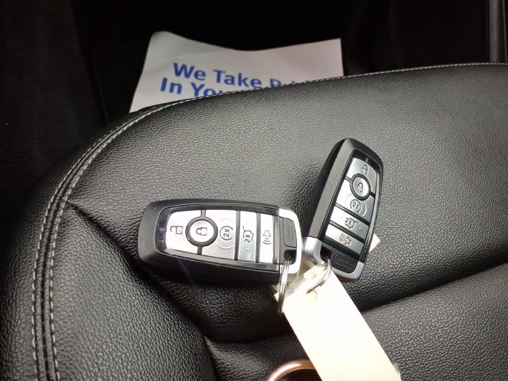 Used 2020 Ford Explorer XLT w/ Equipment Group 202A AWD/4WD image 27