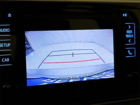 Used 2018 Toyota Corolla LE image 23