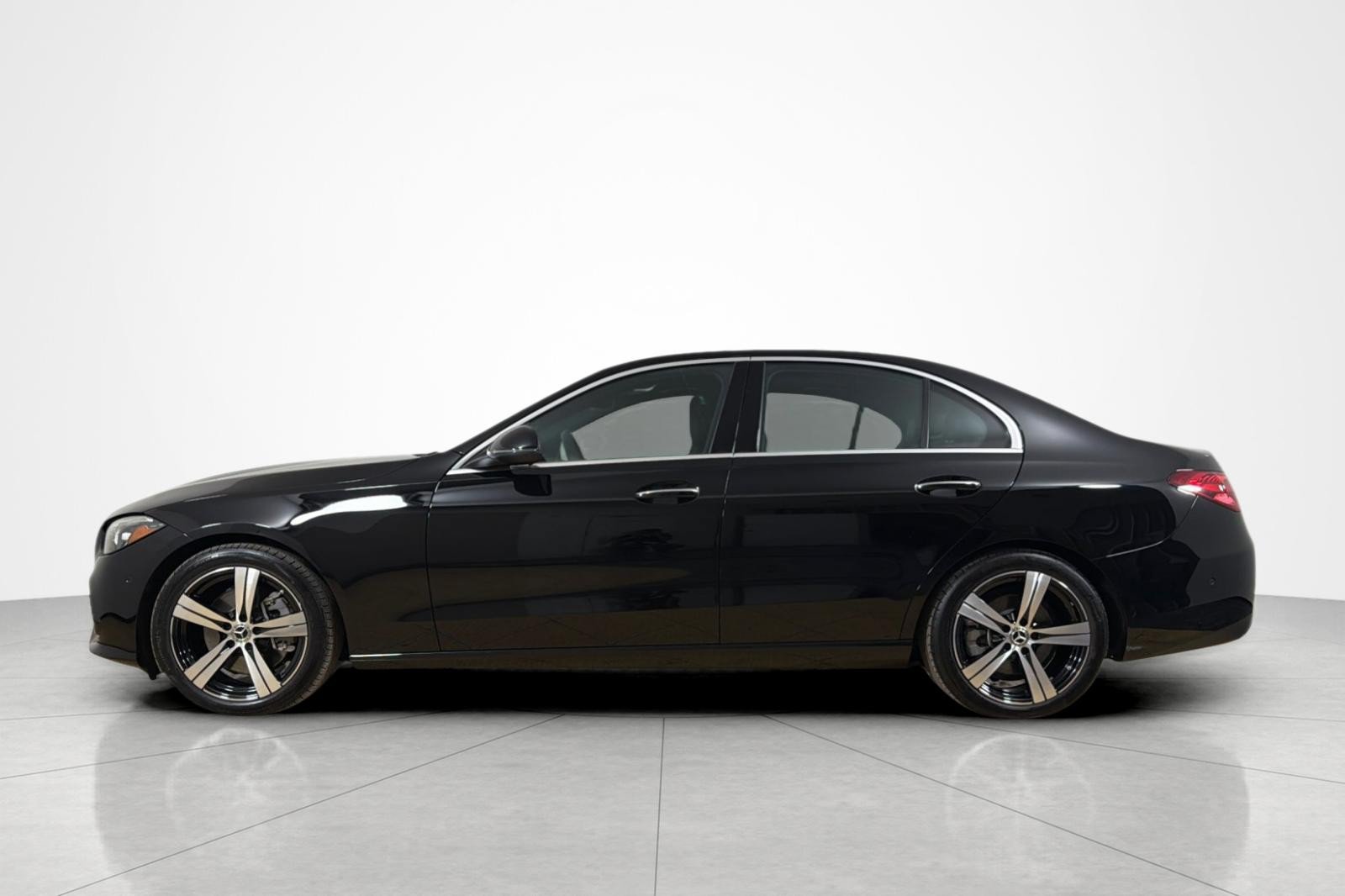 Used 2026 Mercedes-Benz C 300 4MATIC Sedan image 2