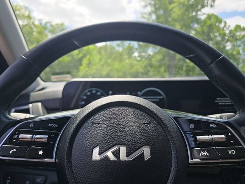 Used 2025 Kia Seltos EX AWD/4WD image 29