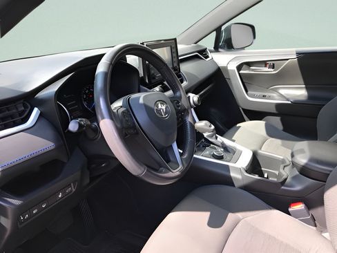 Certified 2022 Toyota RAV4 SE w/ Convenience Package AWD/4WD image 17