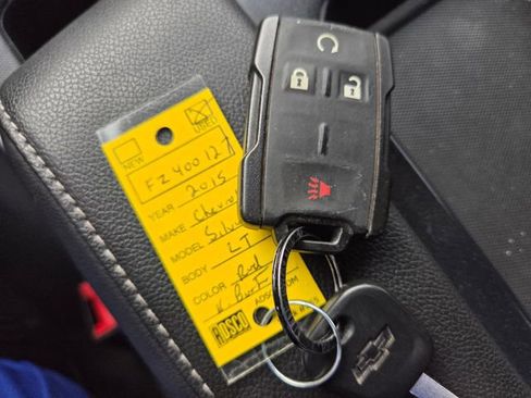 Used 2015 Chevrolet Silverado 1500 LT w/ LT Convenience Package AWD/4WD image 19