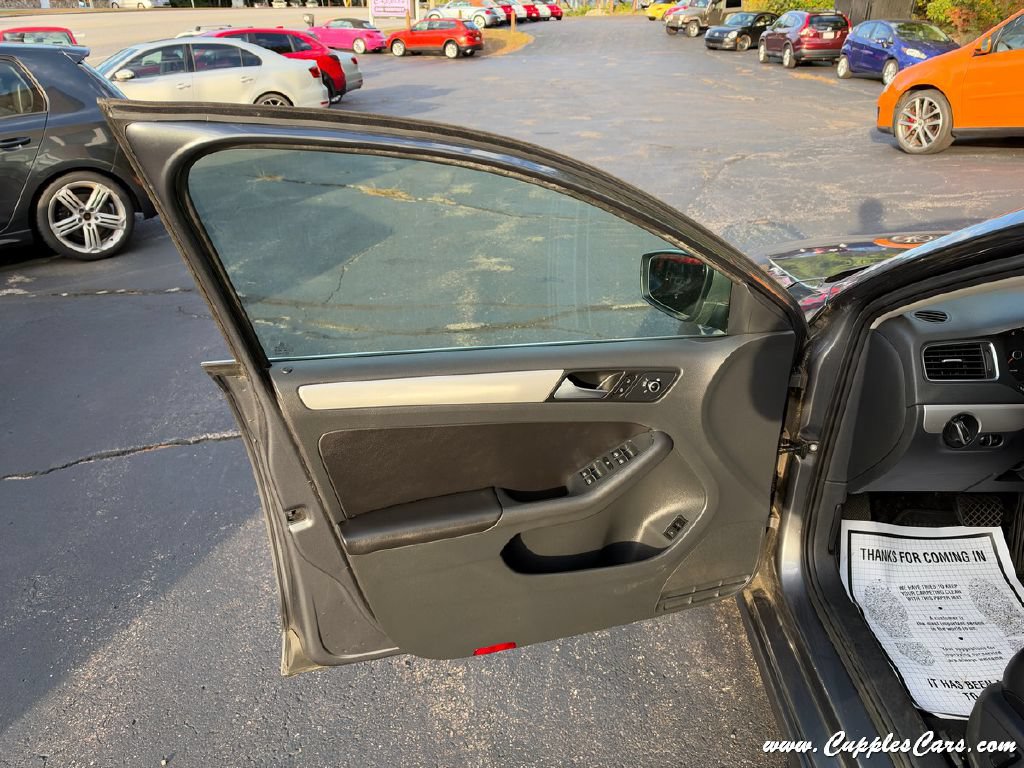 Used 2014 Volkswagen Jetta SE FWD image 5