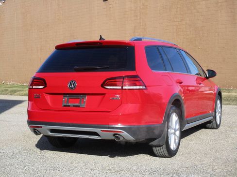 Used 2018 Volkswagen Golf Alltrack SE image 7