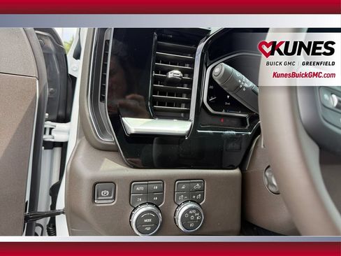 New 2026 GMC Sierra 1500 SLT w/ SLT Premium Package AWD/4WD image 29