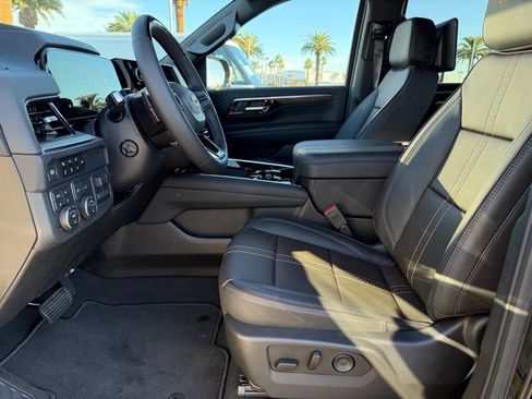 New 2025 Chevrolet Suburban High Country image 6