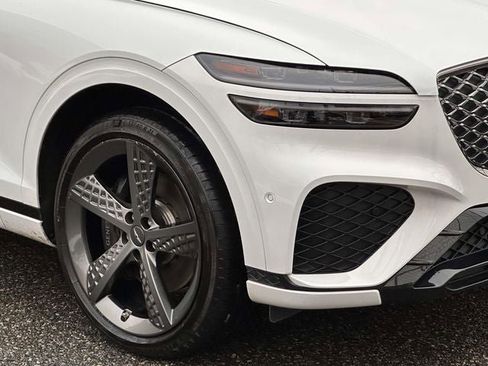 Used 2025 Genesis GV70 3.5T Sport w/ Sport Advanced Package image 11