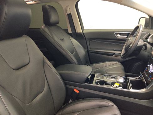 Used 2020 Ford Edge Titanium w/ Equipment Group 301A FWD image 21
