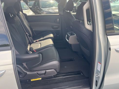 Used 2025 Kia Carnival SX image 43