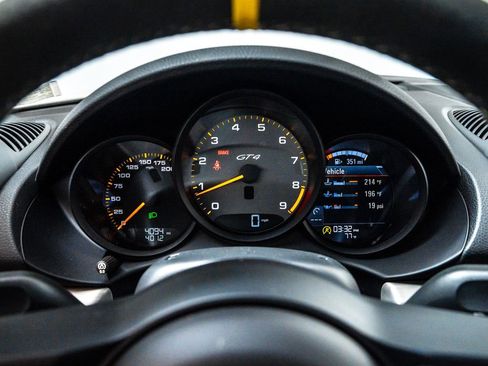 Certified 2021 Porsche 718 Cayman GT4 RWD image 18