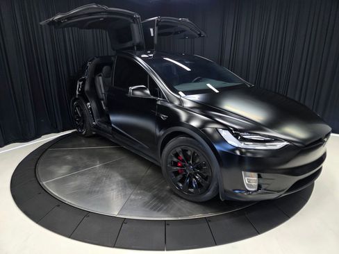 Used 2021 Tesla Model X Performance image 15