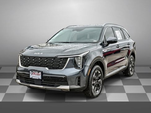 Used 2024 Kia Sorento S image 3