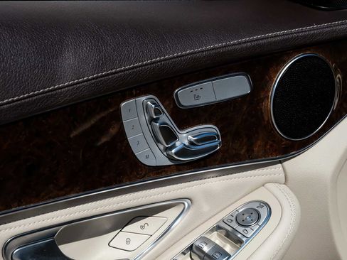 Used 2016 Mercedes-Benz C 300 4MATIC Sedan image 42