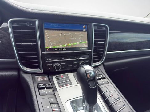 Used 2015 Porsche Panamera w/ Premium Package RWD image 22