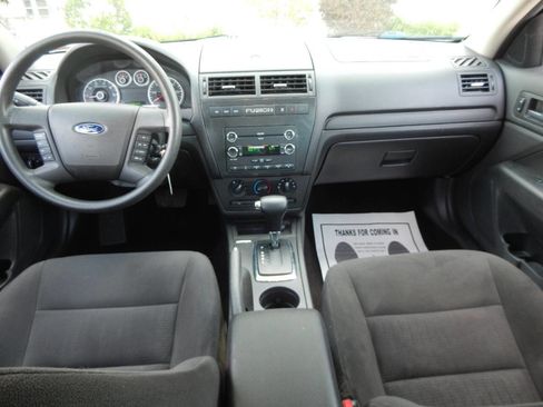Used 2009 Ford Fusion SE image 2