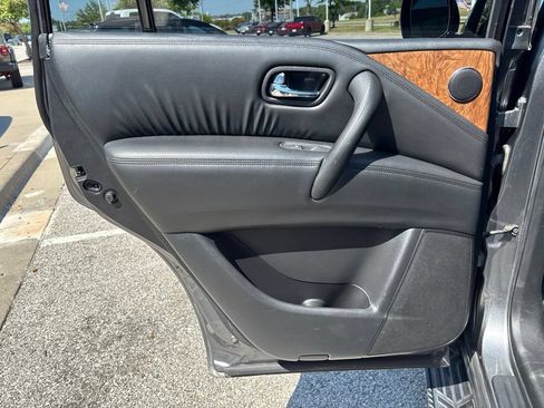 Used 2021 Nissan Armada SL w/ Captain's Chairs Package AWD/4WD image 13