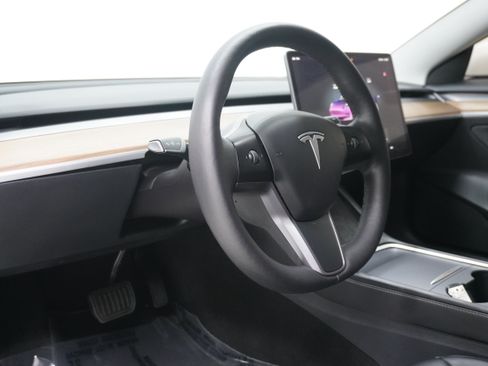 Used 2023 Tesla Model 3 Standard Range RWD image 10
