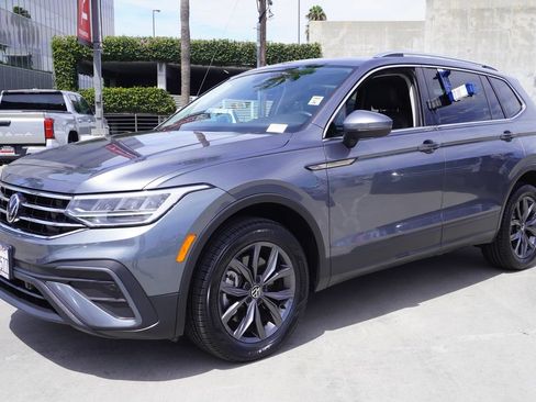 Used 2022 Volkswagen Tiguan SE FWD image 4