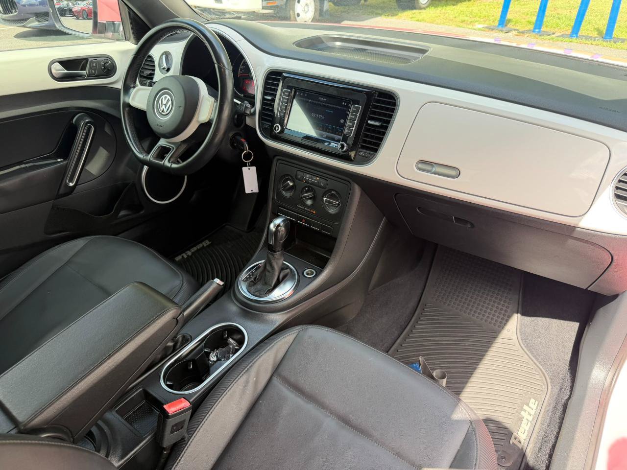 Used 2013 Volkswagen Beetle 2.5 FWD image 37