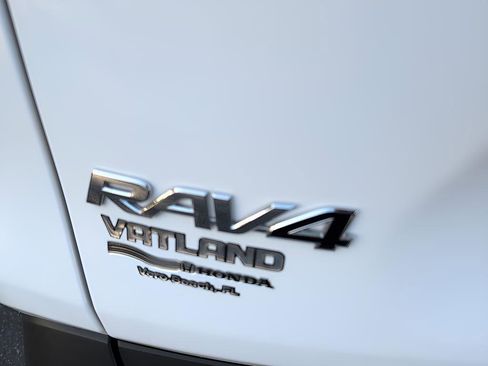 Used 2023 Toyota RAV4 LE image 9