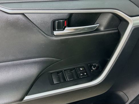 Used 2020 Toyota RAV4 XLE w/ Convenience Package AWD/4WD image 21