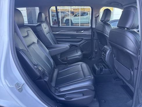 Used 2023 Jeep Grand Cherokee L Limited image 24
