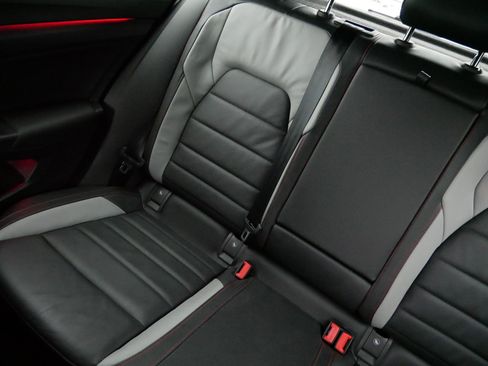 Used 2022 Volkswagen GTI SE image 12