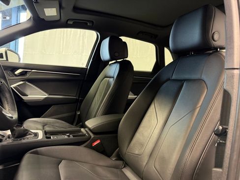 Used 2025 Audi Q3 2.0T Premium image 18