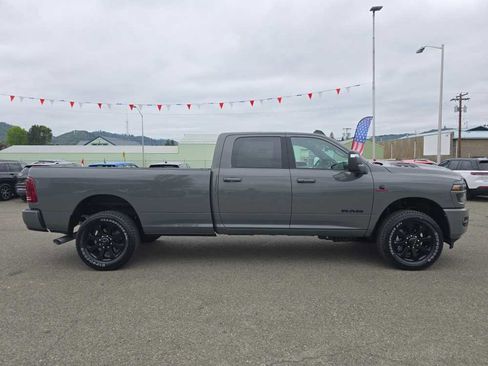 New 2026 RAM 3500 Laramie AWD/4WD image 6