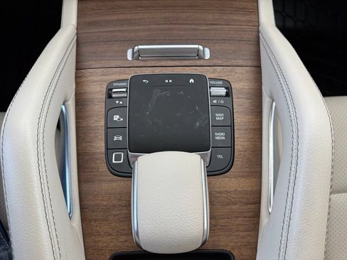 Used 2025 Mercedes-Benz GLE 350 4MATIC image 29