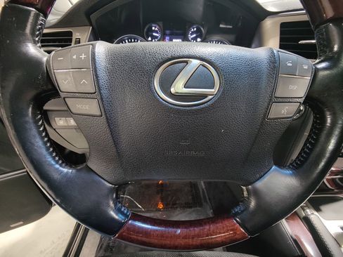 Used 2015 Lexus LX 570 4WD w/ Luxury Package image 35
