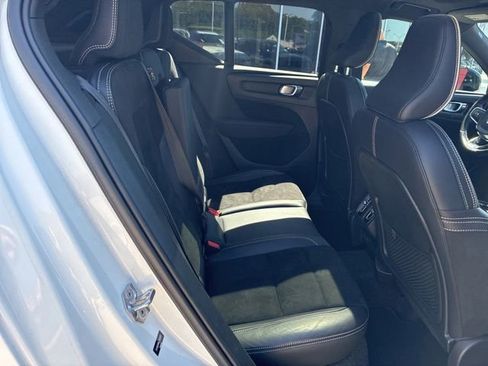 Used 2020 Volvo XC40 T5 R-Design w/ Protection Package Premier AWD/4WD image 10
