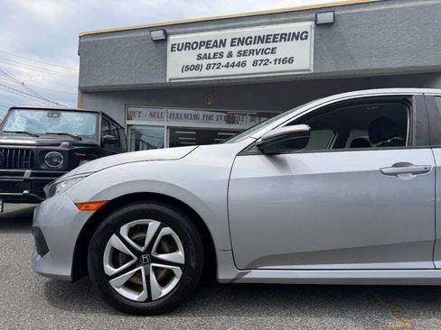 Used 2018 Honda Civic LX image 9