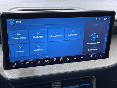 New 2025 Ford Maverick XLT w/ XLT Luxury Package FWD image 36