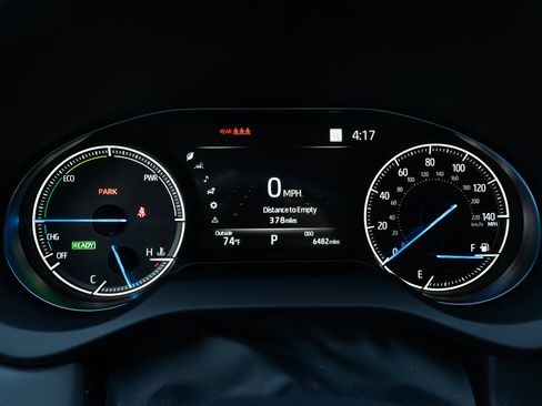 Used 2024 Toyota Venza XLE image 23