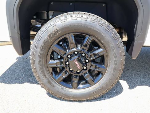 New 2026 GMC Sierra 3500 AT4 w/ AT4 Premium Plus Package AWD/4WD image 35