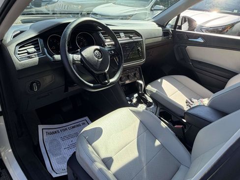 Used 2018 Volkswagen Tiguan SE AWD/4WD image 10