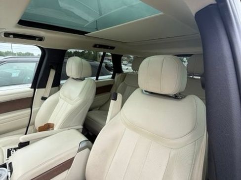 Used 2023 Land Rover Range Rover SE AWD/4WD image 4